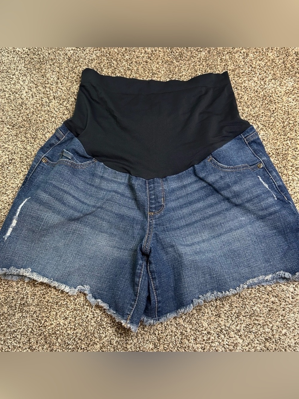 Full panel maternity jean shorts size 16